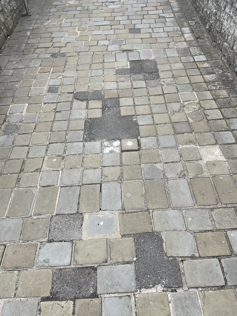 @BridgendCBC is this really the best you can do to replace broken cobbles? Remind me again why I pay £200 for your gold plated pensions every month. 😡🤷 #ripoffbritain