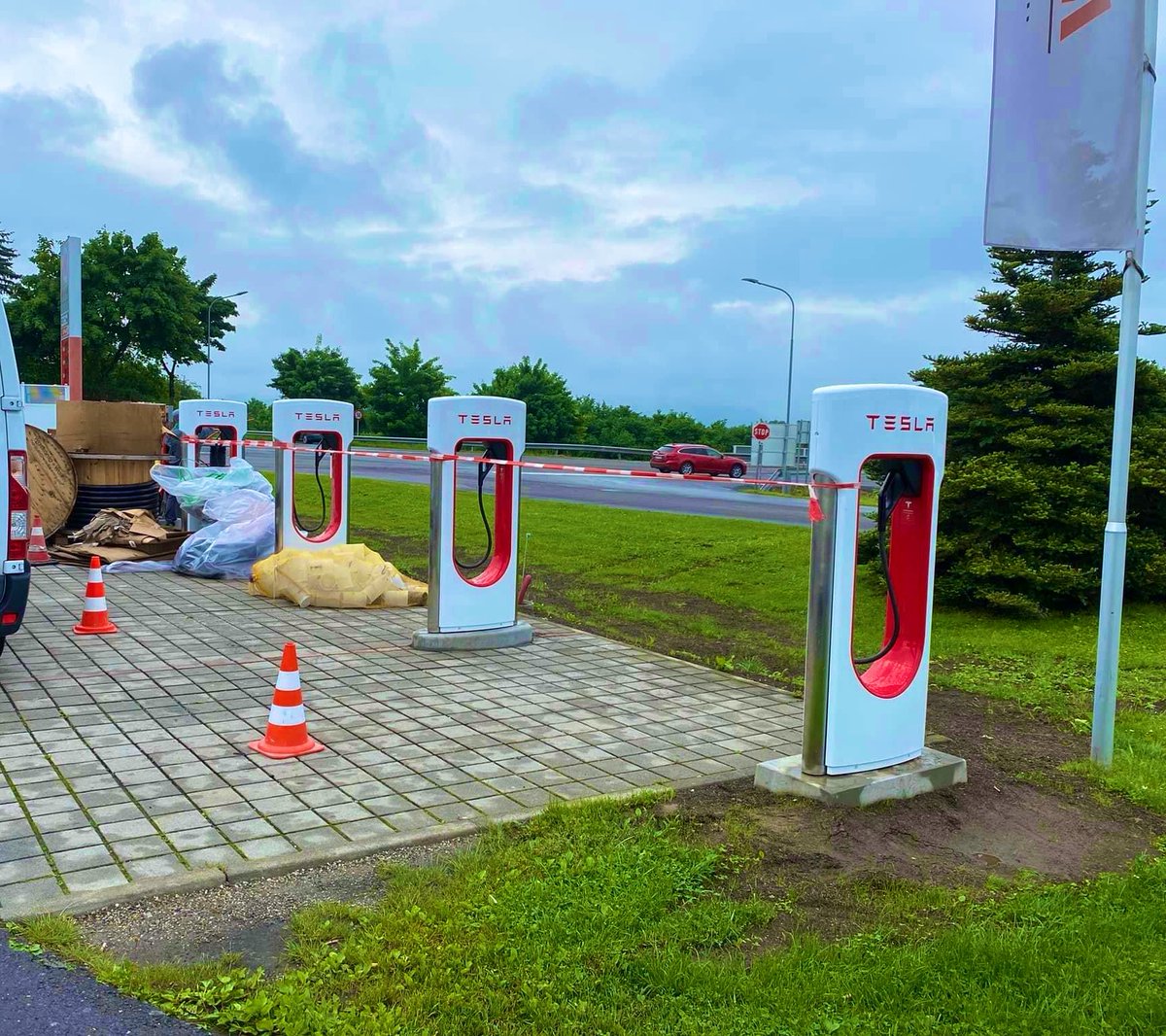 A new @tesla #supercharger will soon be opened in Zeltweg, Austria 🤍❤️
<a href="/teslaeurope/">Tesla Europe & Middle East</a> #TeslaEurope 
<a href="/Tesla/">Tesla</a>ClubAT 
📷Moritz Mühltahler