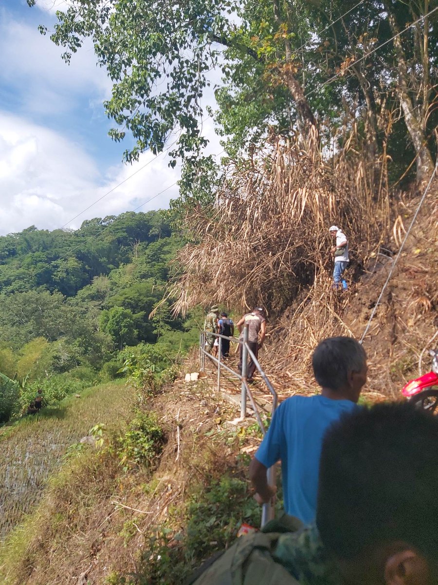 PNP2ndKPMFC's tweet photo. "Ang pagbibigay oras at pagmamahal sa KAPWA ang siyang tulay sa kapayapaan ng bawat isa". https://t.co/HLwyjkZmuU