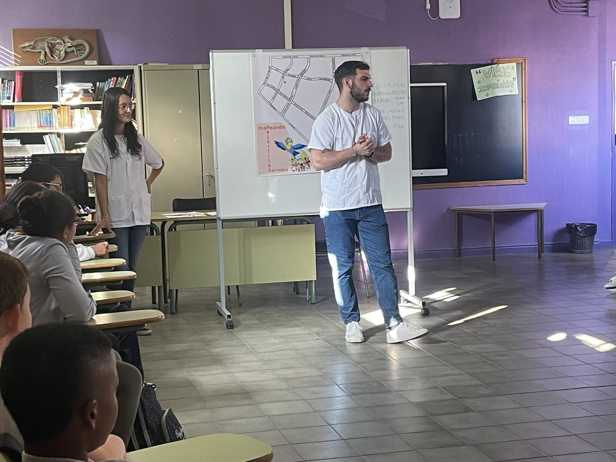 Hoy ha venido el enfermero comunitario ha darnos una primera charla acerca de cómo mejorar nuestros hábitos saludables!!! Gracias Pedro e Iría!!! <a href="/educacyl/">Educación JCyL</a> <a href="/cristobalcolon/">cristobalcolon</a> #educacion #salud #habitosaludables #SanidadPublica