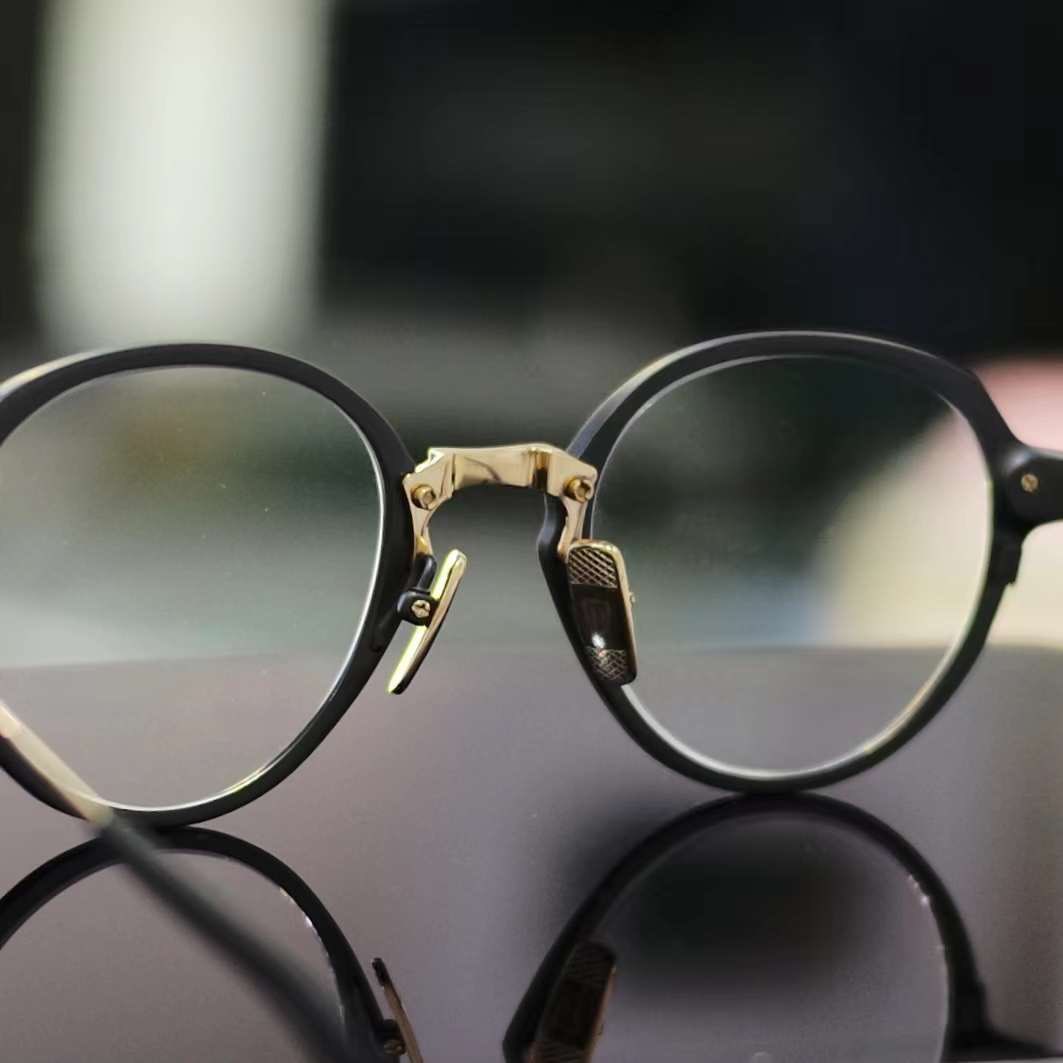 ReddotOpticAndy's tweet photo. 【 Dita Eyewear 】   

  Union Four 黑金配色 col.1

https://t.co/U5oZ3u2MT1

Reddot Optic 紅點光學

香港銅鑼灣店：軒尼詩道500號希慎廣場4樓418-419號舖 whatsapp : 67365452

九龍旺角店：洗衣街88號地下A舖 whatsapp :55457267

#ditaeyewear 
#紅點光學
#ReddotOptic https://t.co/GnTt8diyVs
