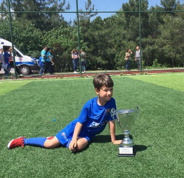 Bu çocuğun adı #OğuzArdaSel❗️

8 Temmuz #CorluTrenKatliamı nda öldürüldü!

Bugün tam 1794  gün oldu.
Adaleti sağlanmadı!

Adını da yüzünü de iyi EZBERLE!

<a href="/TCDDemiryollari/">TCDD-Türkiye Cumhuriyeti Devlet Demiryolları 🇹🇷</a> <a href="/TCDDTasimacilik/">TCDD Taşımacılık</a> <a href="/UABakanligi/">T.C. Ulaştırma ve Altyapı Bakanlığı</a> <a href="/BY/">Binali Yıldırım</a> <a href="/ahmetarslan36/">Ahmet ARSLAN</a> <a href="/Mcahidturhan/">Mehmet Cahit Turhan</a> <a href="/akaraismailoglu/">Adil Karaismailoğlu</a> <a href="/adalet_bakanlik/">T.C. Adalet Bakanlığı</a> <a href="/RTErdogan/">Recep Tayyip Erdoğan</a>