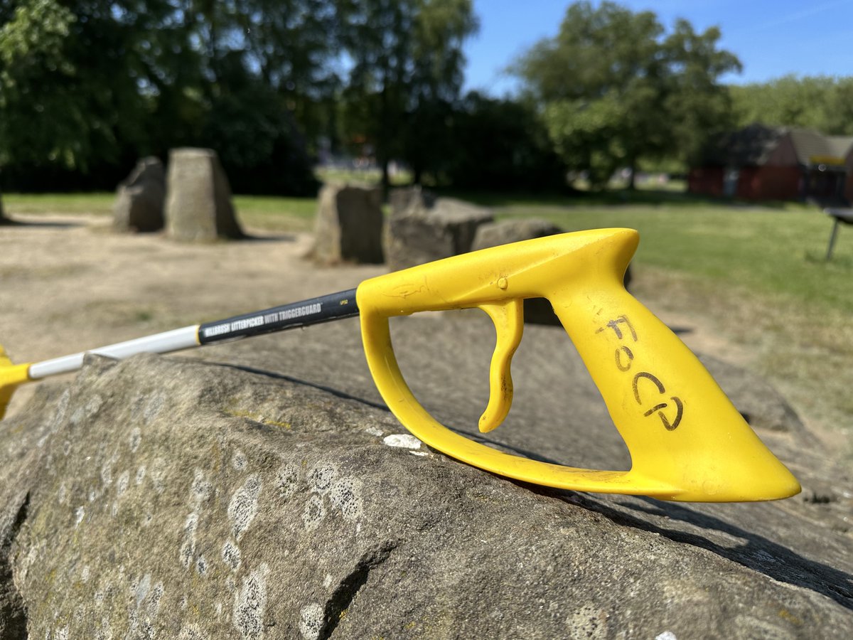 CringleparkFOCP's tweet photo. Thanks to all who took part in our monthly #litterpick on Sunday . The first Sunday of every month at 10am , Meet at the #cringlepark stone circle . Equipment provided. #welovelevy #FOCPandF #levenshulme #burnage #FriendsOfCringleParkandFields https://t.co/eNkr4PKCQX