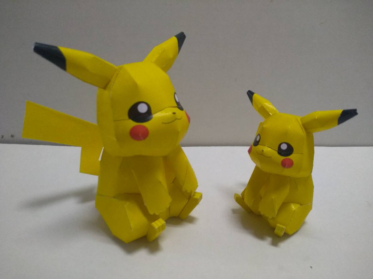 何年ぶりかのたーぼ(<a href="/turbolabo/">たーぼ</a>)さんの好意でピカチュウのリメイクした展開図が貰いました。さそくA5とA4で作りました、カワイです。たーぼさん、ありがとうございます。