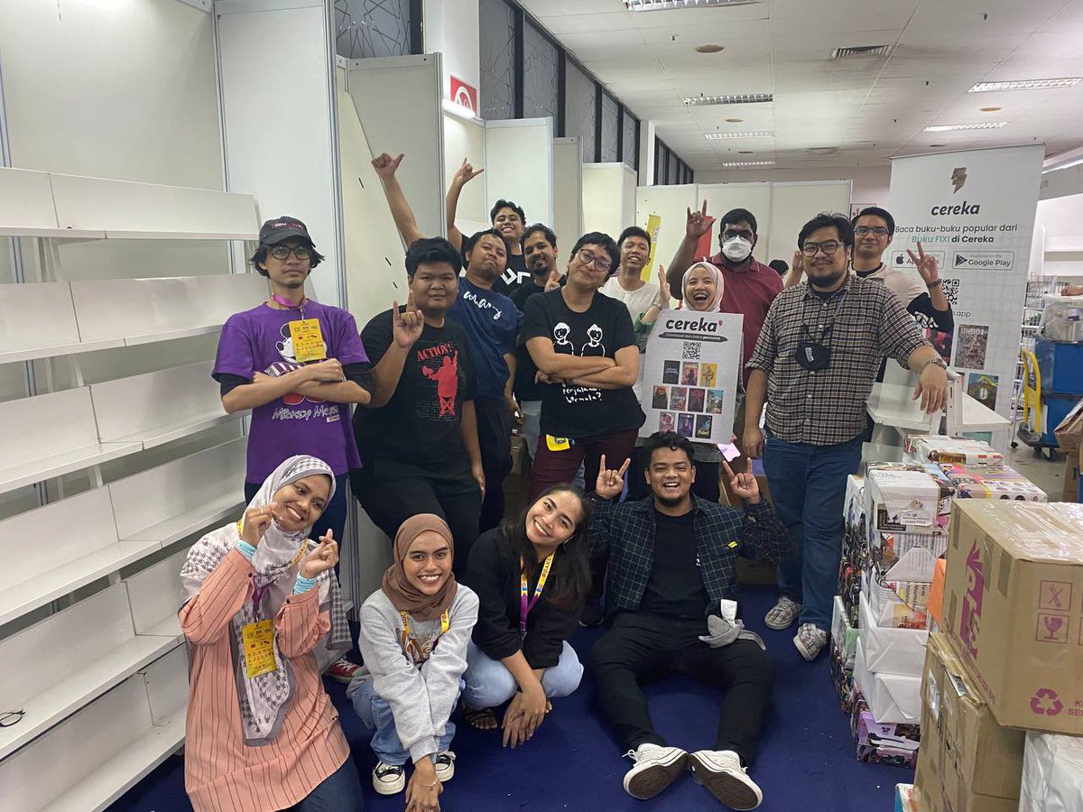 rabaklit's tweet image. Terima Kasih Pesta Buku Antarabangsa Kuala Lumpur 2023 !

Terima kasih #LejenPress #Tokosue
#Cereka #PenerbitanBudiman dan semua yang hadir menyokong kami di #LorongBelakangPBAKL 🤘🏻

Korang power! 

#BukuTakMati