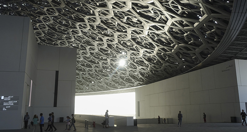 lupuswolf.de/louvre-abu-dha…
BEST OF  lupuswolf.de
Louvre Abu Dhabi Museum PLaza
Als Louvre Abu Dhabi Plaza bezeichnet man den gesamten begehbaren Außenraum innerhalb des Museums. Nach dem zwölften Ausstellungsraum gibt es einen Ausgang auf die Plaza