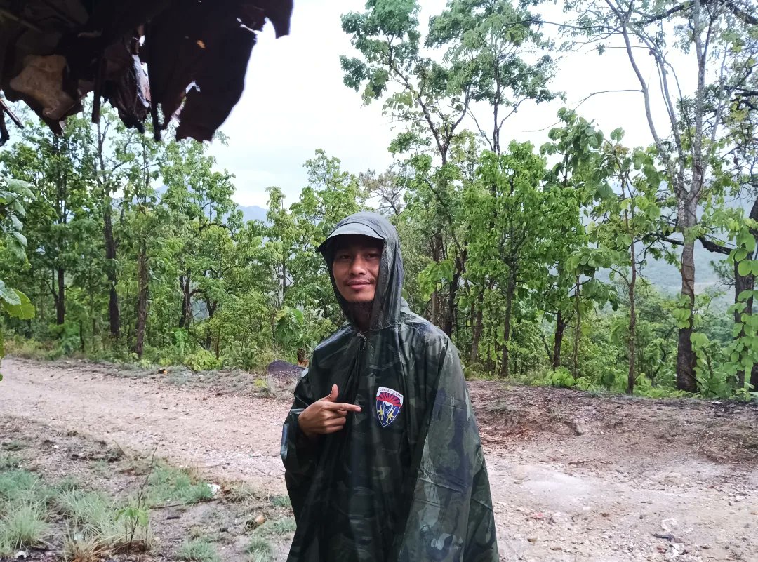 SawNyiYeYint1's tweet photo. #cobracolumn #vop #voiceofpdf #pdf #ပြောင်းခင်းခွဲ၂ #pkyy #bdwish #knu #knla #kndo #fullmoonnight
#whatshappeningnowinmyanmar
#militarycoupinmyanmar
#freeaungsansuukyi https://t.co/XqQKzlQ6lY