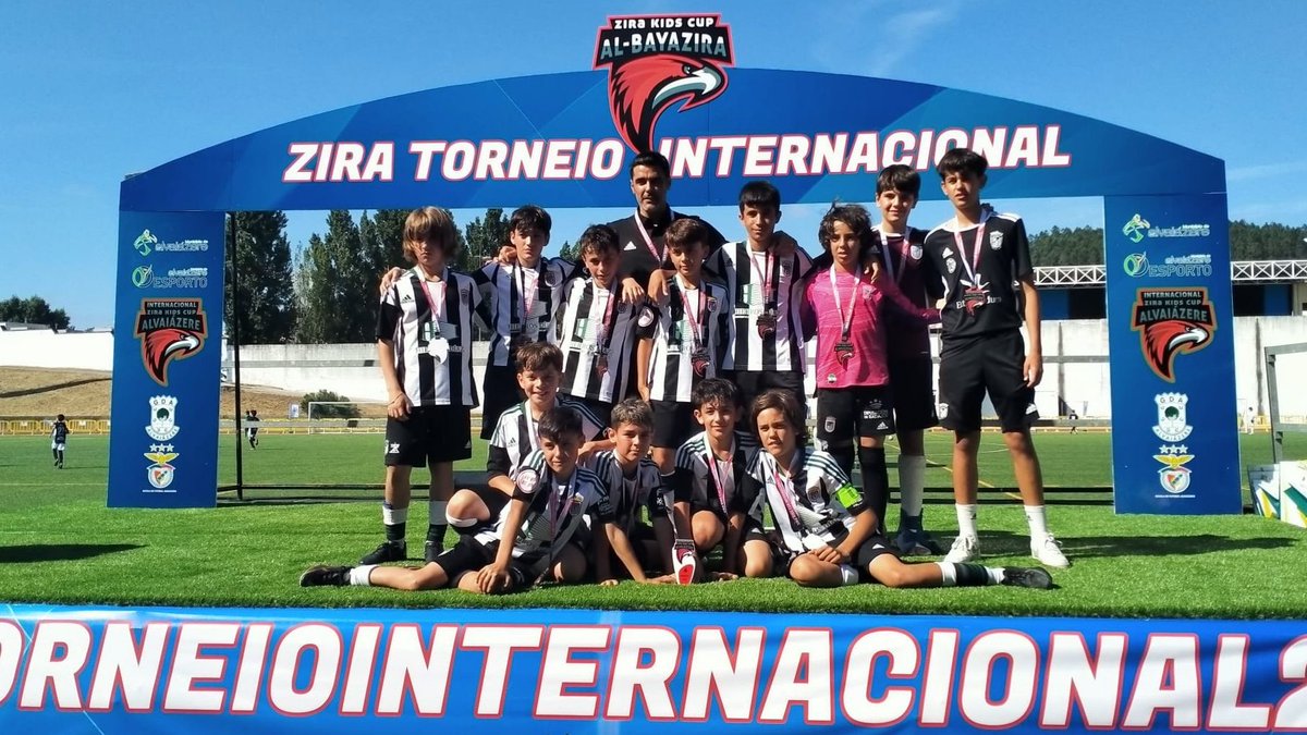 CDBLaAcademia tweet picture