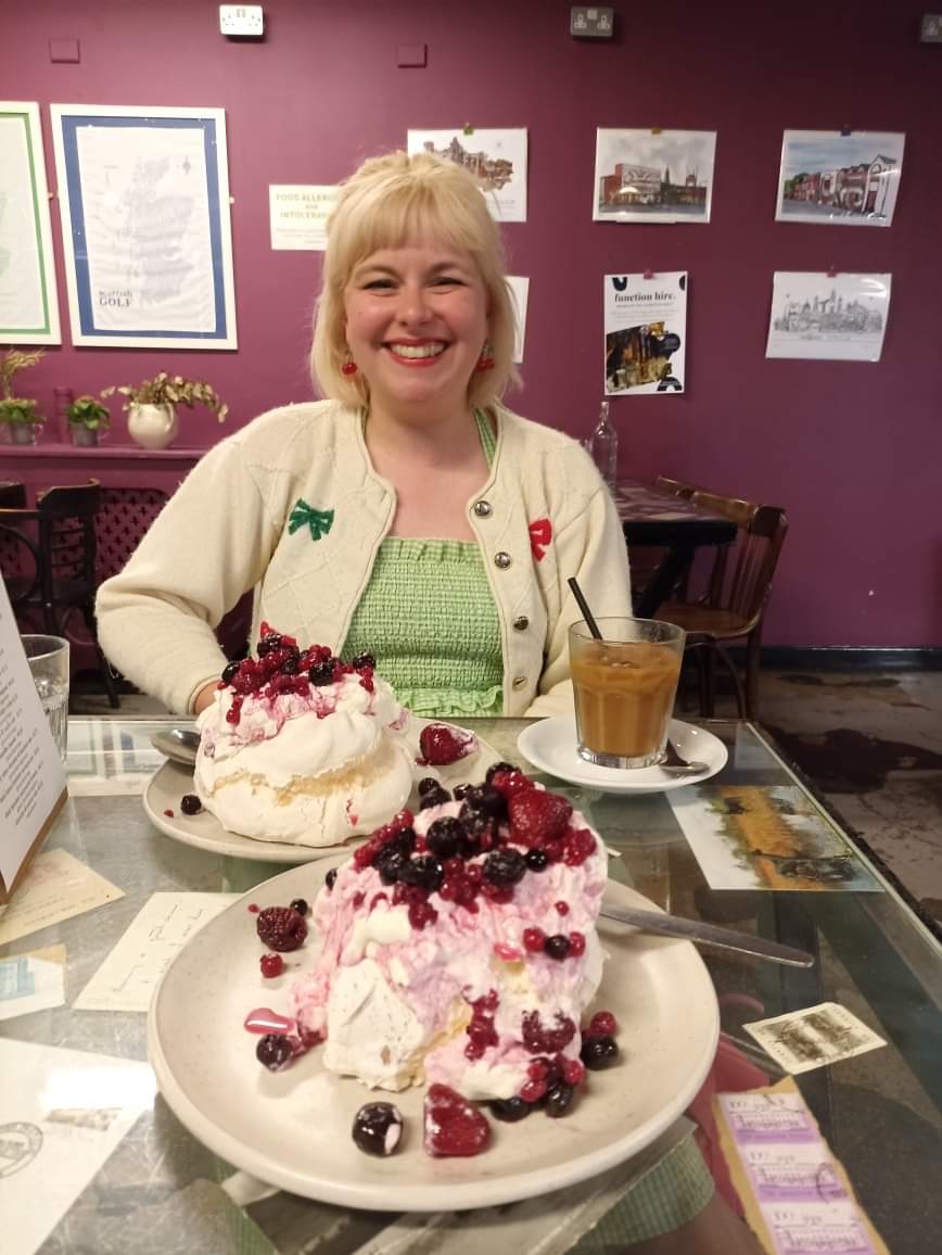 Hiya!

My admin day yday was a bit different - I took the morning off to go to the 'GAIA' art installation (a 6m diameter earth, 2.1 million times smaller than the real earth) at the <a href="/MackQueensCross/">Mackintosh</a> with the lovely <a href="/clairebdraws/">ClaireBarclayDraws</a> 🌎