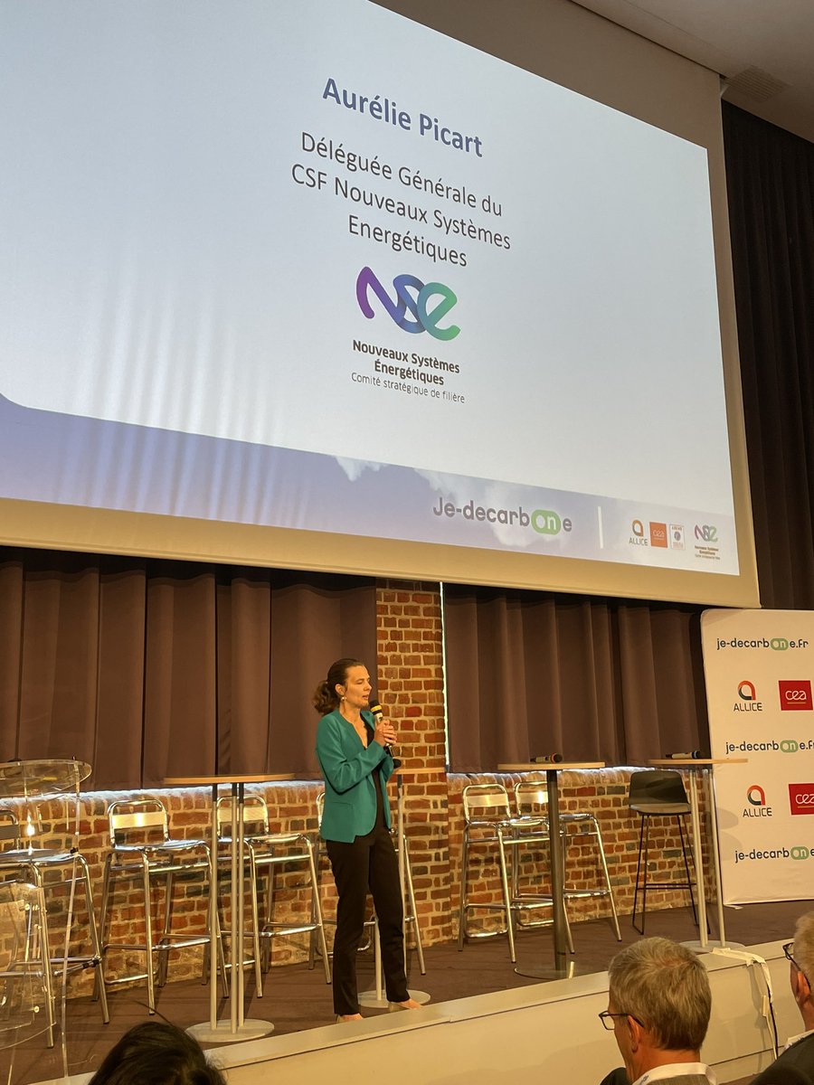 #Jedecarbone à Euratechnologies à Lille , c’est parti avec Aurelie Picart déléguée régionale du CSF NSE qui porte la démarche au plan national. 275 participants pour  décarboner les PME/ETI. 
Frédéric Motte, Didier Cousin, Jean-Jacques Dubois introduisent la journée.