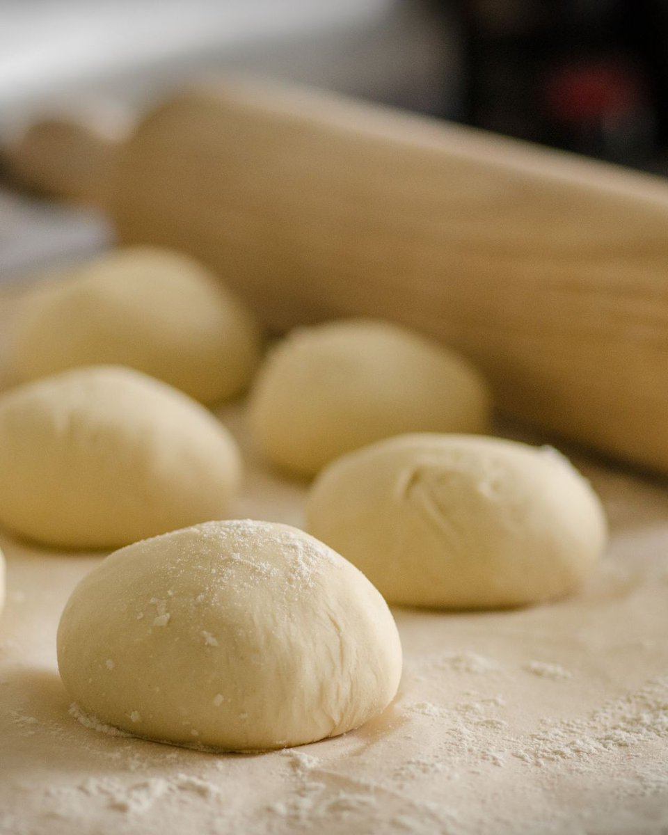 👌Nuestra harina azul está especialmente recomendada para la creación de alimentos que posteriormente incluyan ingredientes en sus recetas que aporten grasa, como pueden ser el pan de hamburguesa o perrito caliente.