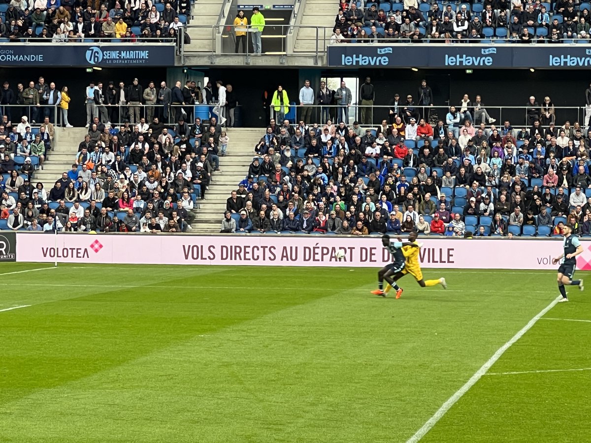 [FELICITATIONS AUX CIEL ET MARINE] ⚽ ✈

Bravo à notre partenaire <a href="/HAC_Foot/">Havre Athletic Club ⚽️</a> pour sa brillante saison 2022-2023.
Saison couronnée de succès, avec une première place, et une accession au championnat de ligue 1 pour ce club Normand. 👏

#hac #partenariat #football #normandie