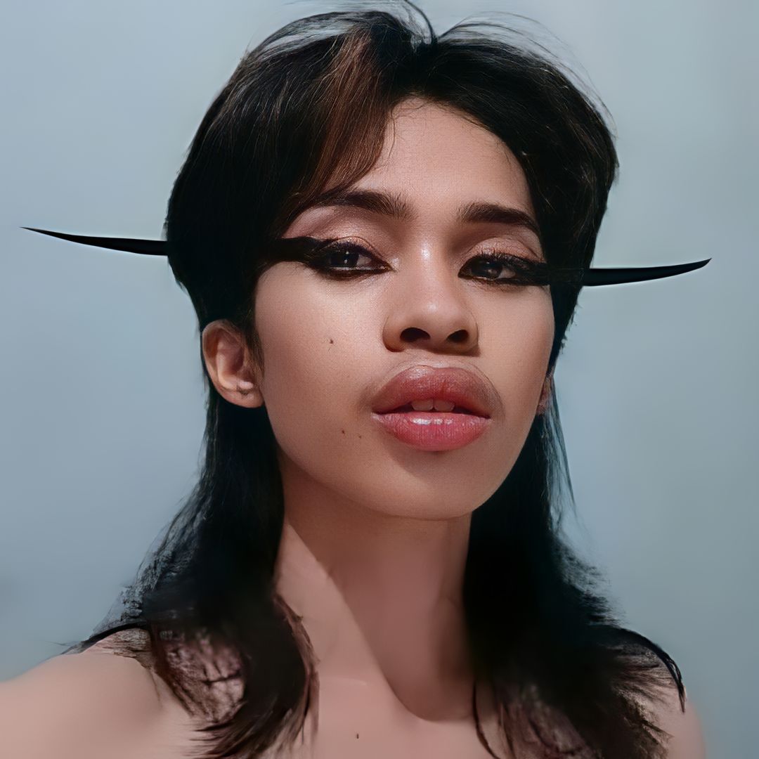 kezvun's tweet photo. Only on em C's if it's breeze, Red Ruby Da Sleeze Wingliner 7inch,  boy how long is your d*ck? Anyway, 你好 https://t.co/tK33AIJ7xt