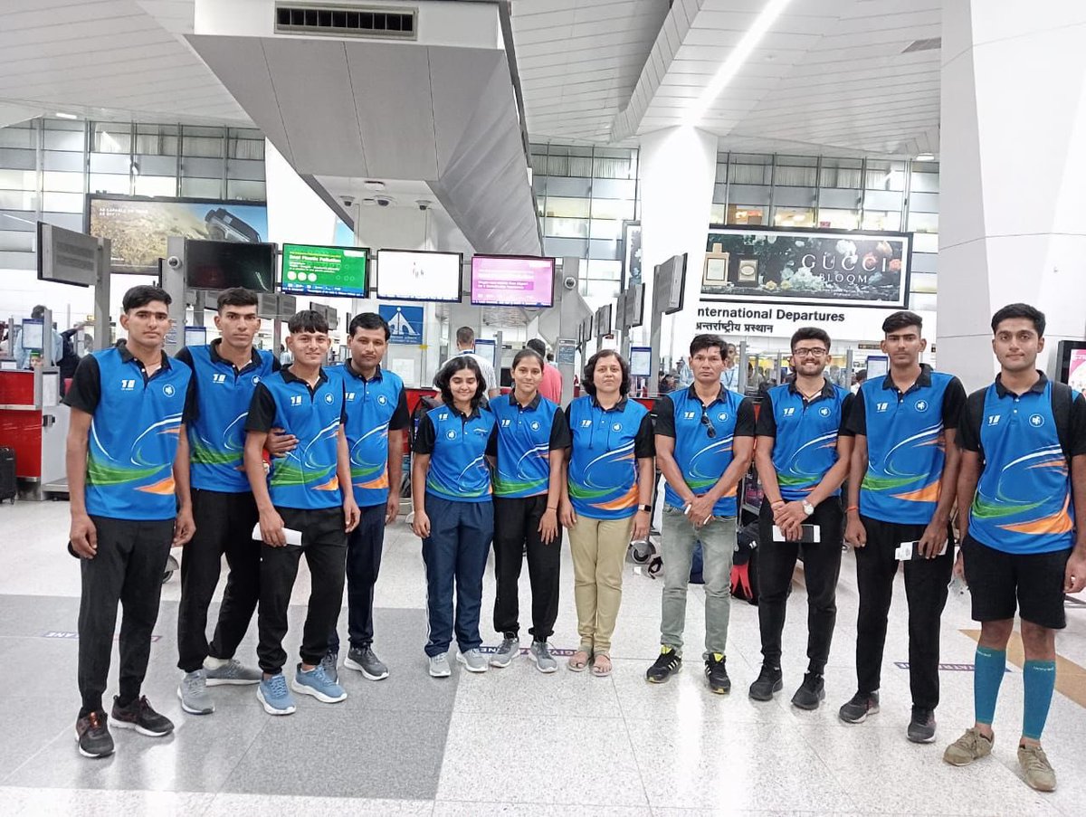 Indian Men and Women Junior road cycling team were given a send off at the CFI today for the Asian Road Cycling Championships to be held at Thailand .
#CFI #sportsauthorityofindia #asianchampionship #thailand #T10Sports #UCI #TeamIndia #cyclingfederationofindia <a href="/PankajSinghBJP/">Pankaj Singh</a>