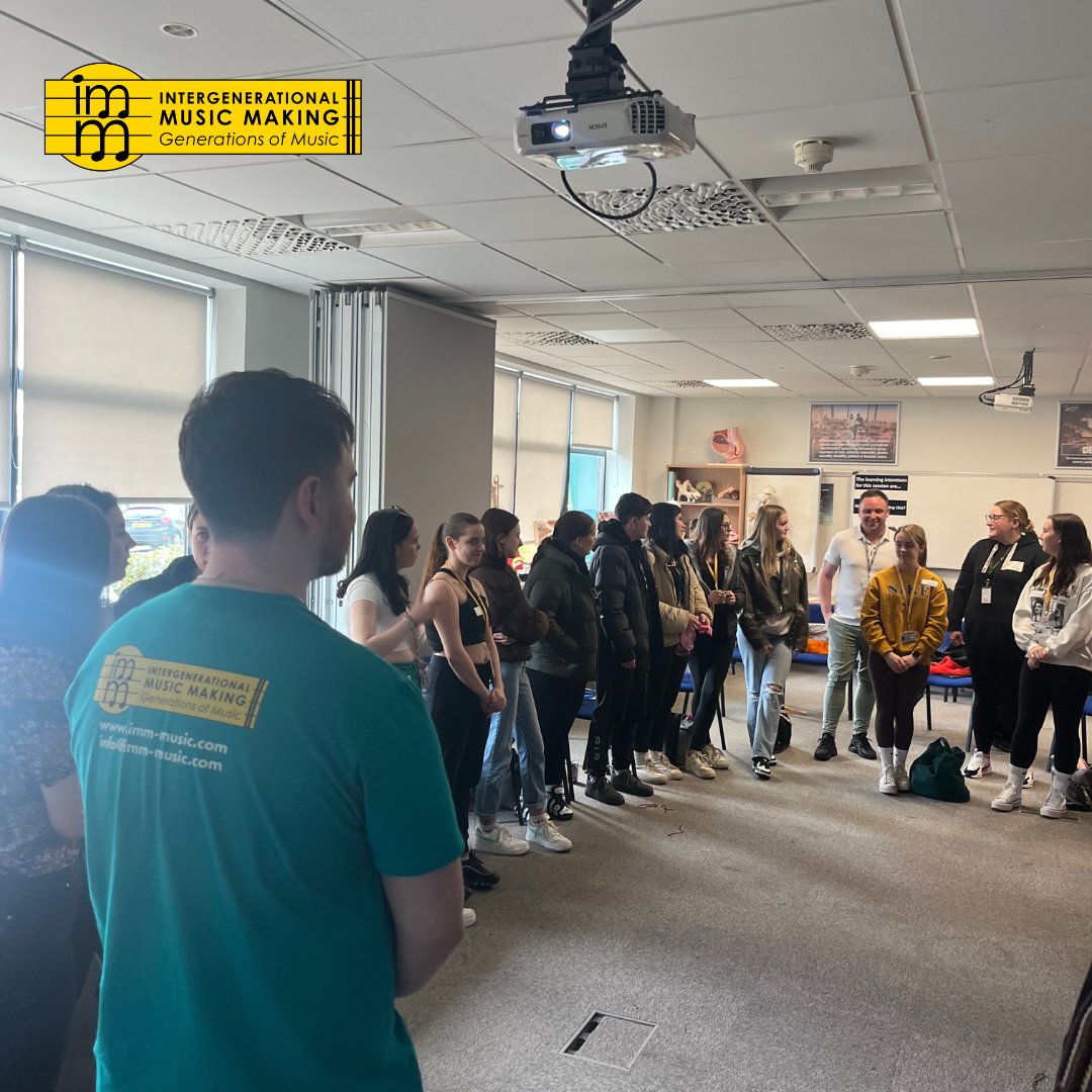 IMMmusicUK's tweet photo. Join us as we celebrate #NationalYouthSocialDay 

Here's our team delivering an innovative music training session for Health and Social Care students at Stephensons College in Leicestershire. Let's invest in young leader! 
#iwillFund
@sovereignha @iwill_movement @TNLComFund @DCM https://t.co/pCEDq6zOtU