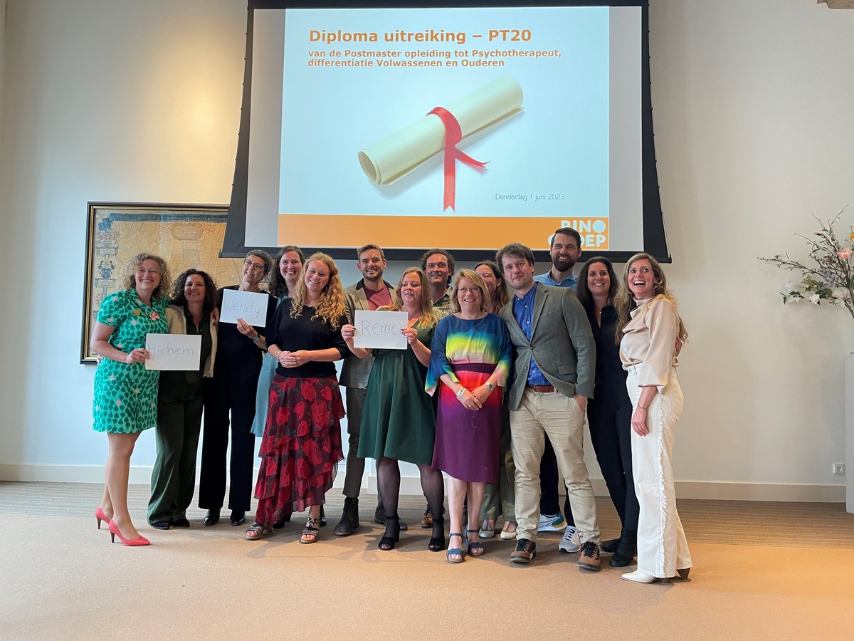 Een feestelijke diplomering! Van harte gefeliciteerd deelnemers van de PT20 met het afronden van jullie #postmaster opleiding tot #psychotherapeut met een differentiatie voor #volwassenen en #ouderen.