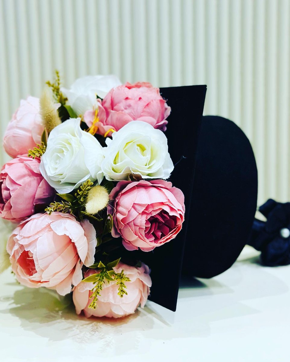 6branches's tweet image. مين تخرجها هالسنه ؟