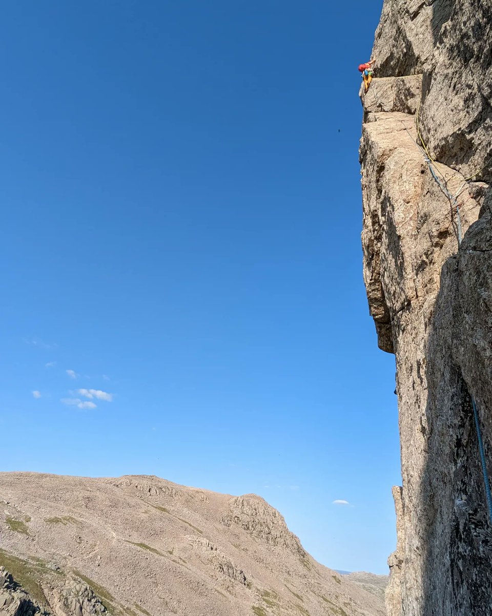 Central Buttress on Scafell is a route steeped in history. I had been waiting to make my right of passage for years.
The Great Flake a formidable feature forms a wide crack with the crag, I took it direct. An amazing, uncompromising route. #Climbing #Blind