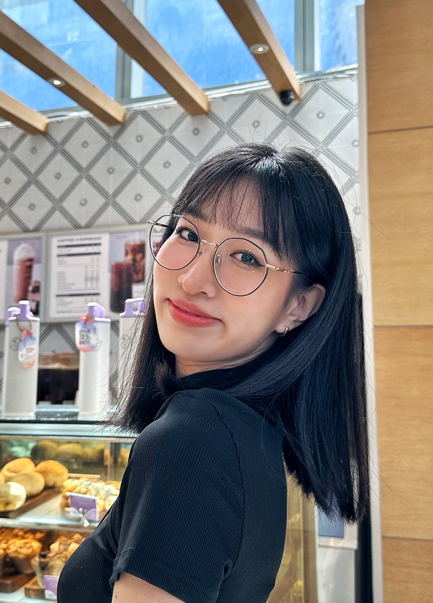 janelley on Twitter "WAIT THE DVA CHAIR IS SO CUTE 😍🥺 Secretlab is