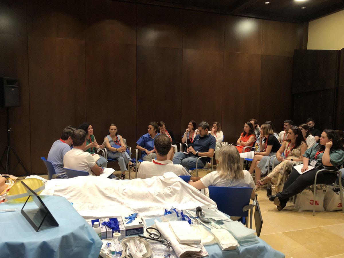 MartinTorral's tweet image. Es un placer trabajar con @GT_Simul_SEEIUC y enseñar que la simulación es una herramienta muy poderosa para entrenar habilidades no técnicas como liderazgo, trabajo en equipo, resolución de conflictos, comunicación,…con una metodología #teamSTEPPS #SEEIUC2023