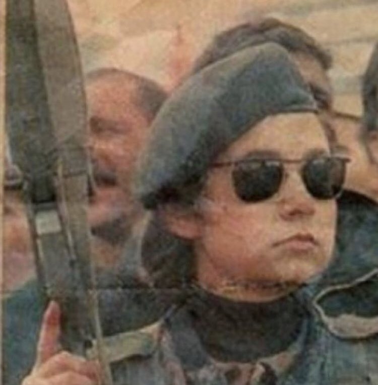 Yıl 1995 dönemin Başbakanı olan Tansu Çiller'in doğu illeri ziyaretinde koruma görevini yerine getirirken Kadın Rambo olarak tanınan ve girdiği çatışmada ağır yaralanarak Gazilik ünvanı alan Kadın Özel Harekâtçımız.