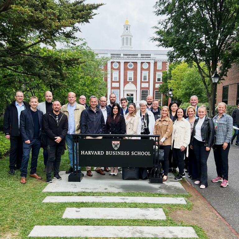 HankenEMBA's tweet photo. #HankenEMBA goes Harvard! This week Hanken EMBA group made a visit to @HarvardHBS in Boston. https://t.co/cbOgrn2sMN
