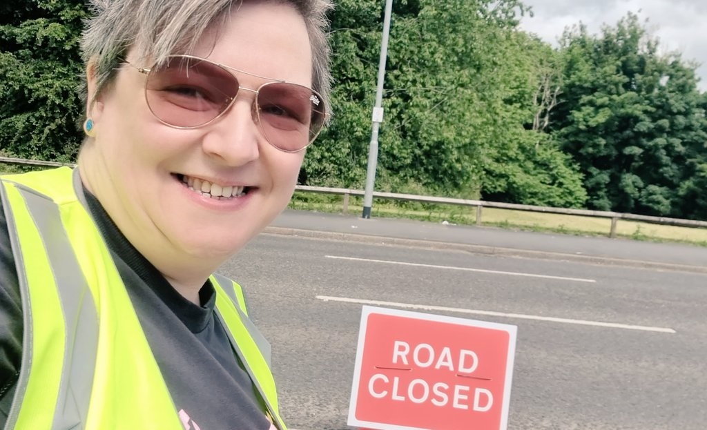 🏅 POTTERS 'ARF VOLUNTEERS 🏅

We still need race marshal volunteers for this Sunday's #PottersArf Marathon for Beverley Drive, Anchor Road and Dividy Road.

If you can help please email potters.arf@stoke.gov.uk