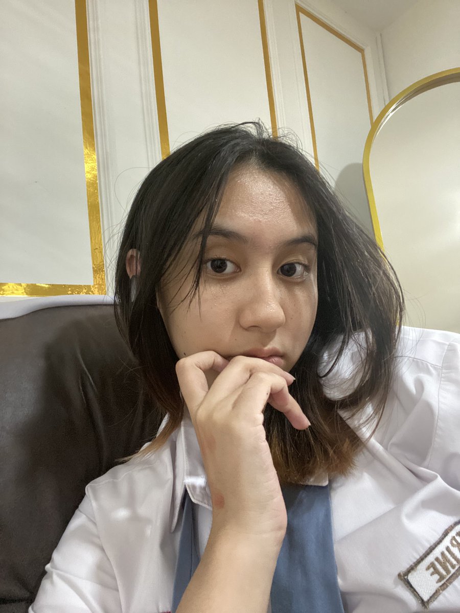 absenduabelas's tweet photo. 060623 #ETING 🐥💭 bubble update
‘sedang mendengarkan lagu taylor swift unnie~’
‘ᄏᄏᄏᄏ’
‘🤎’ https://t.co/efcp4wOowJ