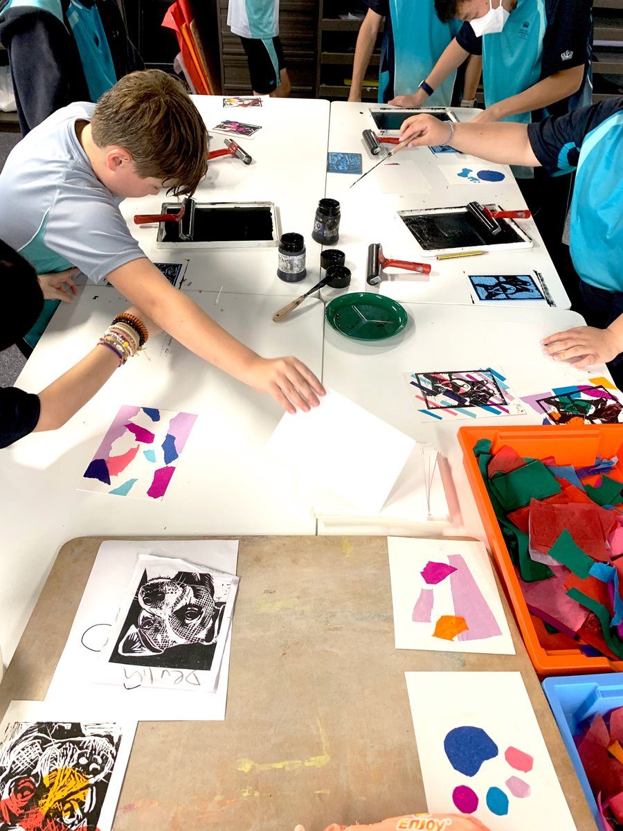 NAISHongKong's tweet image. Check out these amazing Lino carvings made by our talented Year 8 students! These Lino carvings showcase the creativity and skill of our students. We're so proud of their hard work and dedication to the arts.
#NAISHongKong #NordAngliaEducation #NAEBeAmbitious #CreateYourFuture