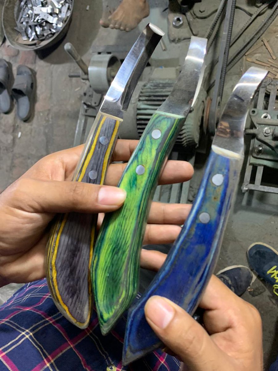 myfarriertools's tweet photo. J2 HOOF KNIFE + LOOP KNIFE Manufacturing
#horseshoefalls #horserider #hoofnipper #horseshop #hooves #hoofboots #sihhatindustryfarriertools #ukfarrier #showjumping #blacksmithing #horsecare #australiahorse #dressage #farrierphotos #usa #blacksmithtools #herrador #forge #pony https://t.co/d6zN7Awh28