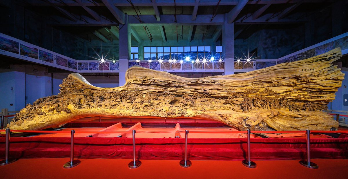 Chinese artist Zheng Chunhui from #Putian, #Fujian, and his team