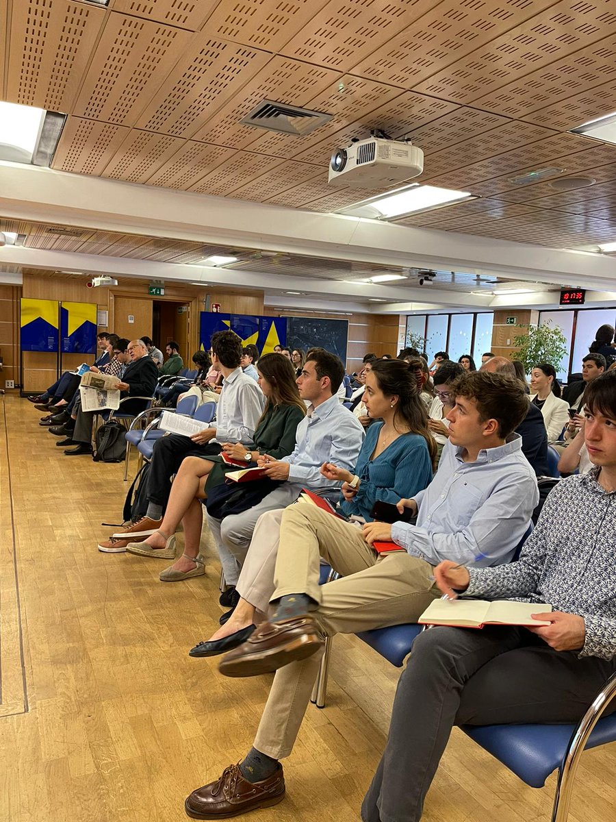 _CJE_'s tweet photo. 🇪🇺 Comenzamos

"Hacia una UE para la juventud española" en @Europarl_ES junto a eurodiputados, personalidades y agentes del tercer sector.

🧵 https://t.co/rKgy41NVka