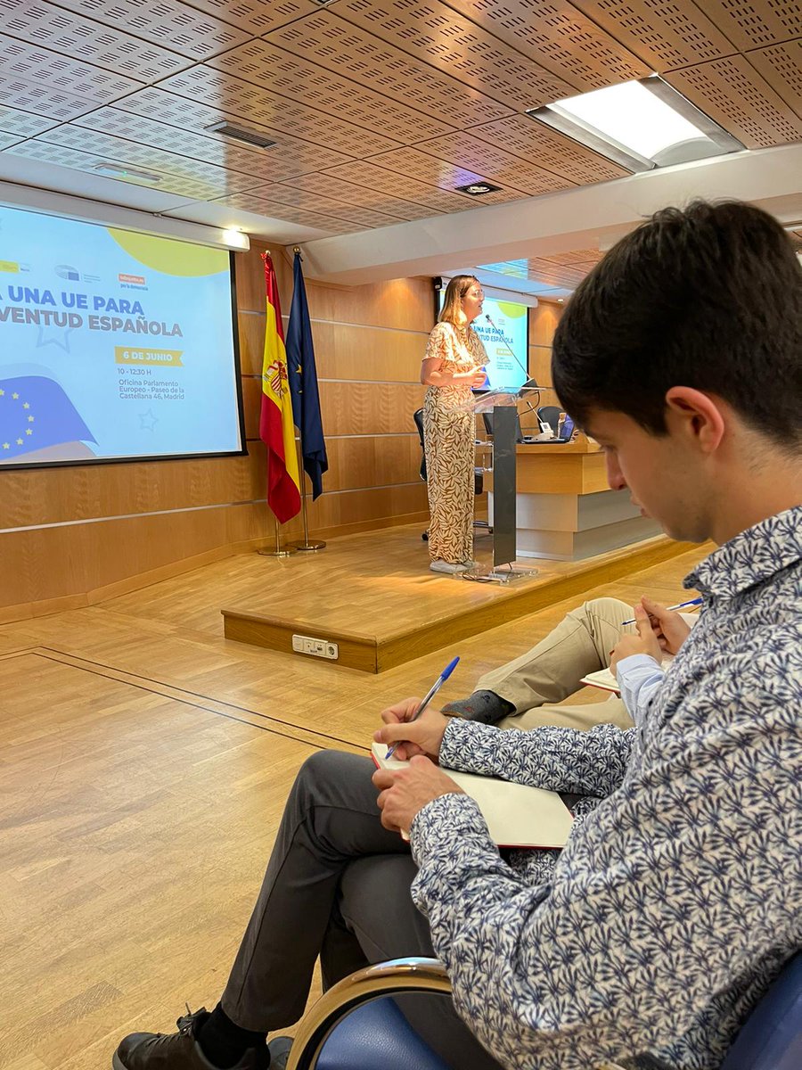_CJE_'s tweet photo. 🇪🇺 Comenzamos

"Hacia una UE para la juventud española" en @Europarl_ES junto a eurodiputados, personalidades y agentes del tercer sector.

🧵 https://t.co/rKgy41NVka