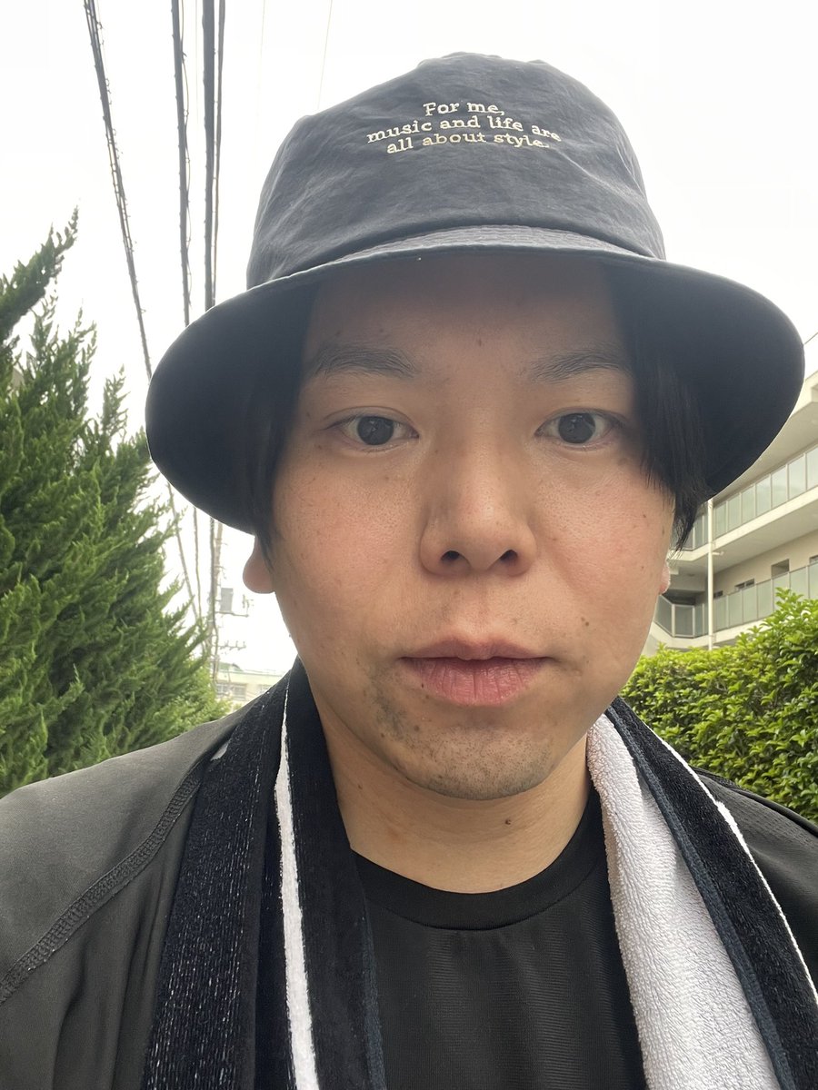 ダイエットがてら、レインブーツ買いに最寄りのワークマンまで10キロ歩くぞ。その間にネタも考えて一石三鳥😊 https://t.co/5ywnZ7b6dj