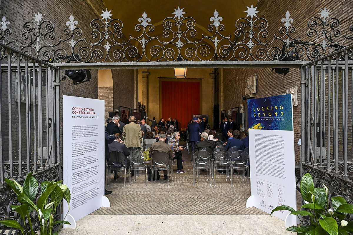 telespazio's tweet photo. 🛰️#LookingBeyond is a traveling exhibition dedicated to the stunning radar images of the Italian #COSMOSkyMed satellite constellation promoted by @ItalyMFA in collaboration with @ASI_spazio and #Telespazio/@e_geos and has already visited more than 50 Italian embassies worldwide. https://t.co/GG5RySrati