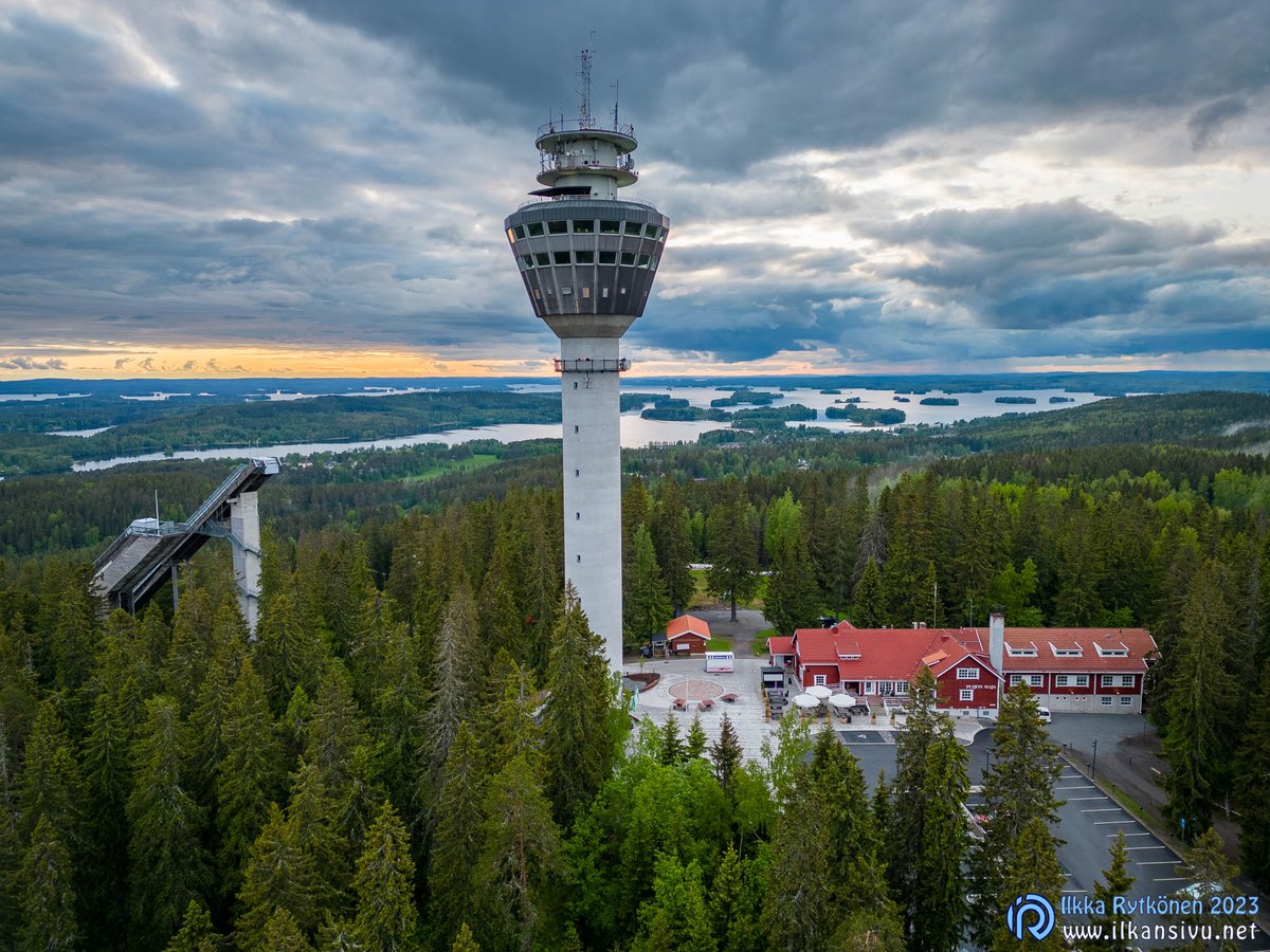 Puijon torni ja Kallavesi.

#kuopio #puijo #puijontorni #puijonmaja #kallavesi #visitkuopio #visitfinland @OurFinland