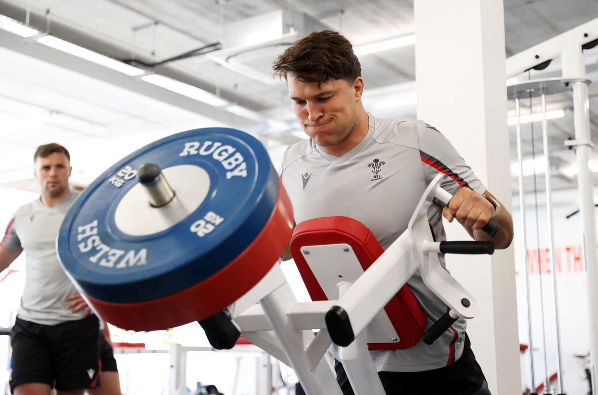 WelshRugbyUnion's tweet image. 👊👊👊

#WelshRugby | #AllezLesRouges