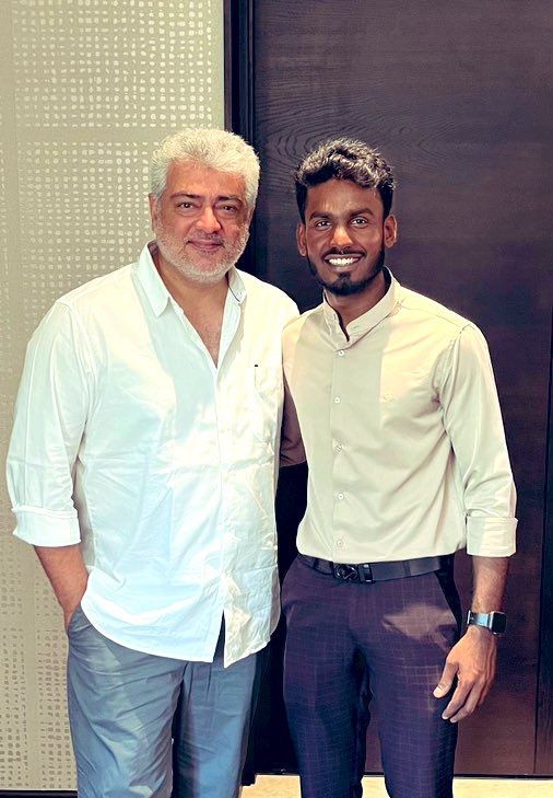 TrollywoodX's tweet photo. AK with Rajasekar Pachai who climbed Mt.Everest with #VidaaMuyarchi recently.. 🙌 https://t.co/7t4DslNgTz