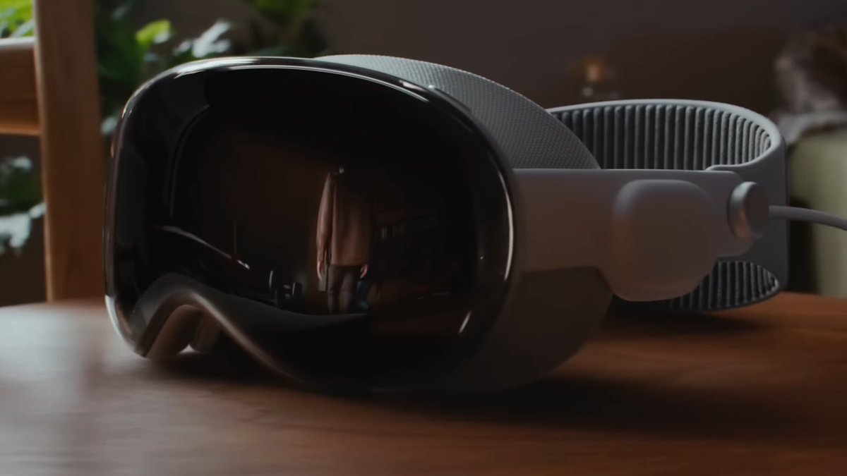 abrepy's tweet image. #AppleVisionPro extraordinary performance:
Watch 2D movies creating theatre and 3D movies in with real world experience.

Video call meetings as if you are present in physical.

#visionOS #AppleM2 &amp;amp; R1.

Virtual world becomes real world with cameras, mics and sensors.

#WWDC23