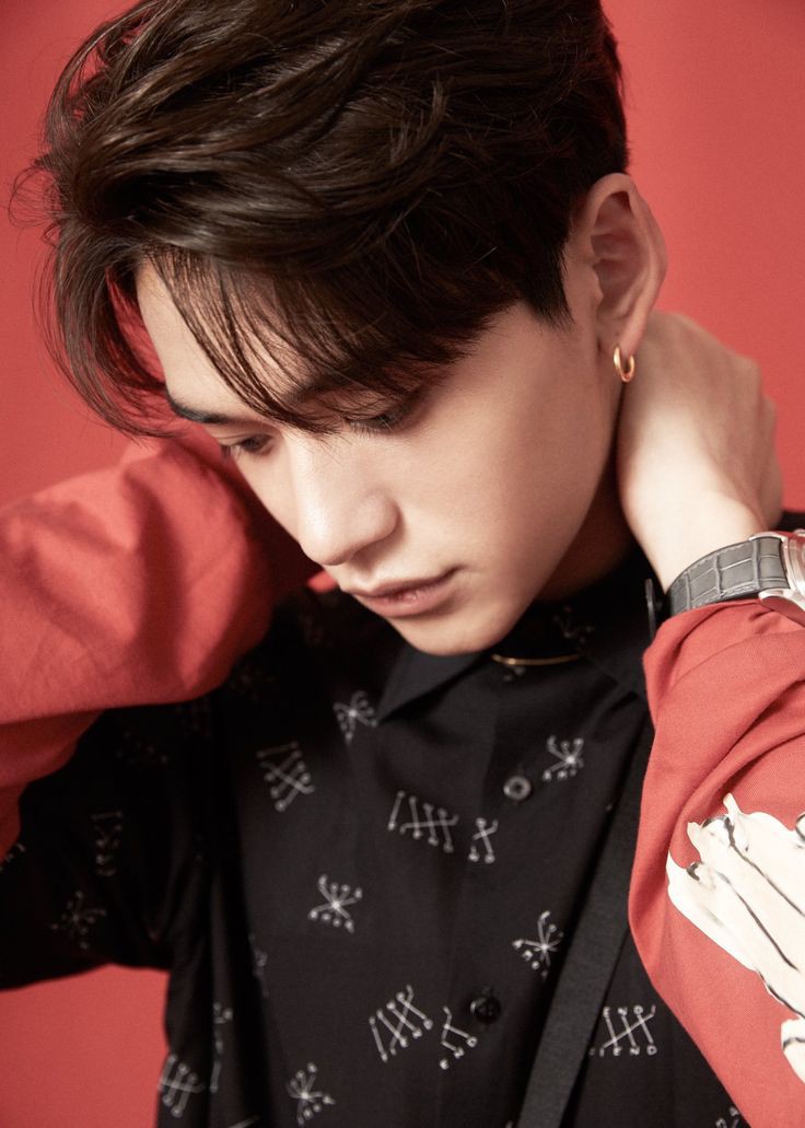 lucasdongsaeng's tweet photo. LUCASxFENDI
#SoloistLucas #LUCAS #黄旭熙 #WeLoveYouLucas https://t.co/inbllYEfAy