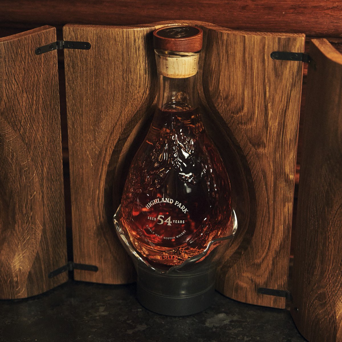 An afternoon of unexpected contrasts in Paris.

Our Global Brand Ambassador, Martin Markvardsen, hosted a spectacular lunch and tasting at Masion Villeroy to celebrate our oldest and rarest release to date, Highland Park 54 Year Old. 

Images by Aron Farkas

Enjoy responsibly.