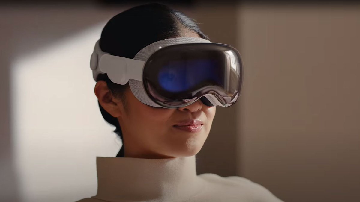 Finally the #AppleVisionPro #MR headset has been unveiled and I think it’s going to change everything about our relationship with head-mounted displays. The prevalence of HMDs in UK homes and the culture of utilising these in everyday life is going to be very different #VR <a href="/Apple/">Apple</a>