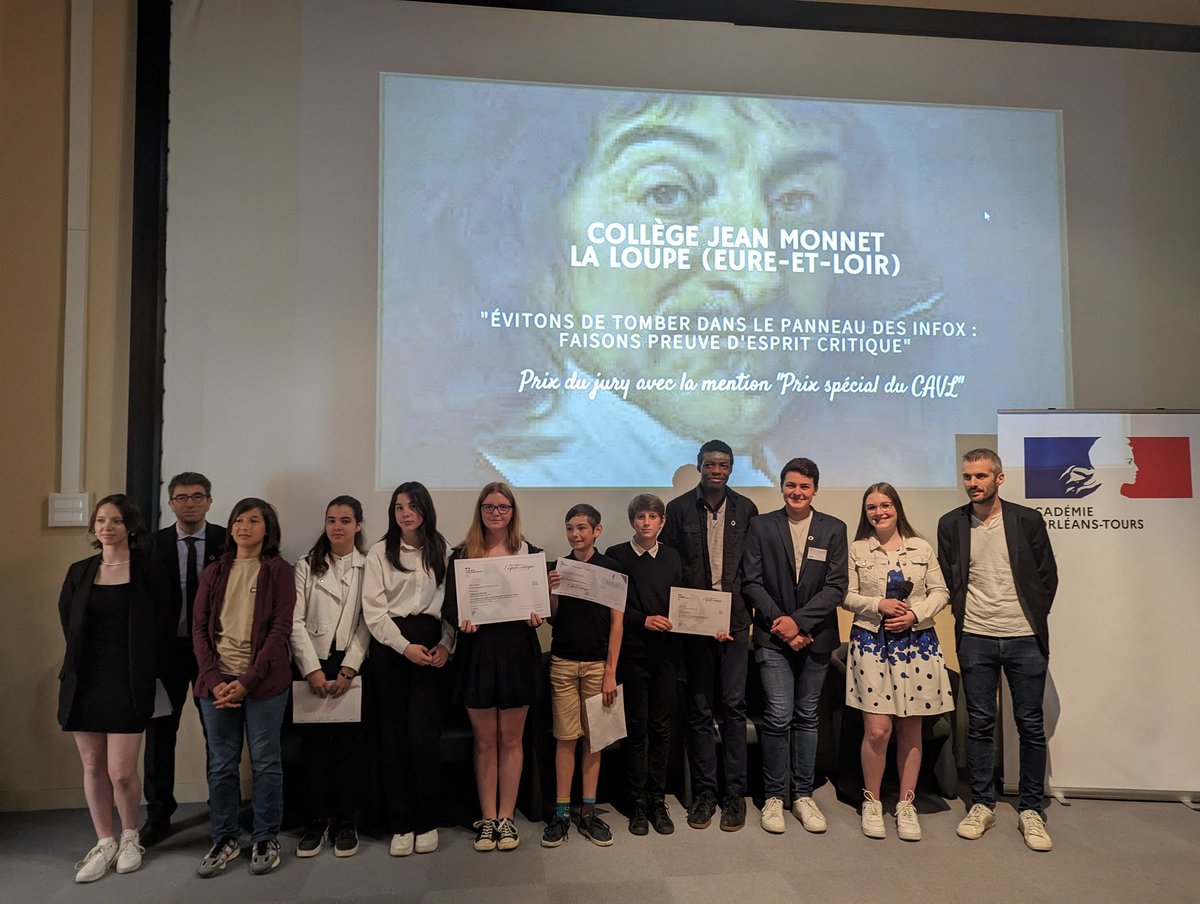 ac_orleanstours's tweet image. [🔴] En direct du MOBE d'Orléans pour la cérémonie de remise des Prix de l'#EspritCritique🥇, par le recteur @GHalbout et des élèves élus du #CAVL. Bravo aux lauréats👏! 
#cogito_orleanstours