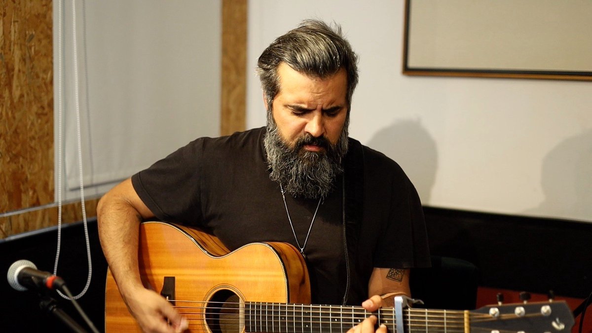 Mi capitán en Backline presentando “Como ladrones sorprendidos”.

No te lo pierdas 👇

Play.rtve.es/v/6906561