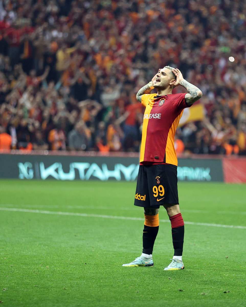 🔊 O zaman daha yüksek sesle!

🎶 Aşkın olayııımmm…