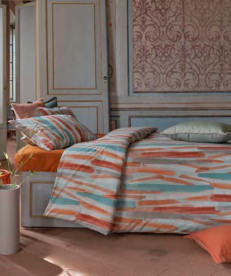 AroaXXI's tweet photo. Naranja, junto al rosa, lleva desde 2021 pisando fuerte y sin ganas de abandonar nuestros hogares, jugando con combinaciones con tonos igual de llamativos, como ésta con Reflex de #Reever
#tendencias #nuevascolecciones #coleccionSS23 #ropadecama #colcha #cojines #edredon #textil https://t.co/wNEGCCvdLD