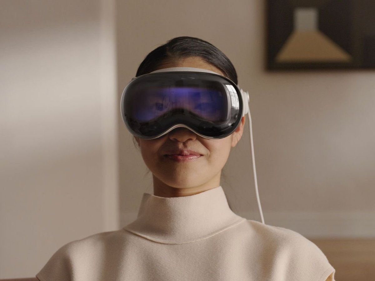 Medical educators out there, just imagine a room full of students looking like this staring back at you… This could  be a ‘reality’ in the near future! 

#meded #VR #AppleVisonPro #MR