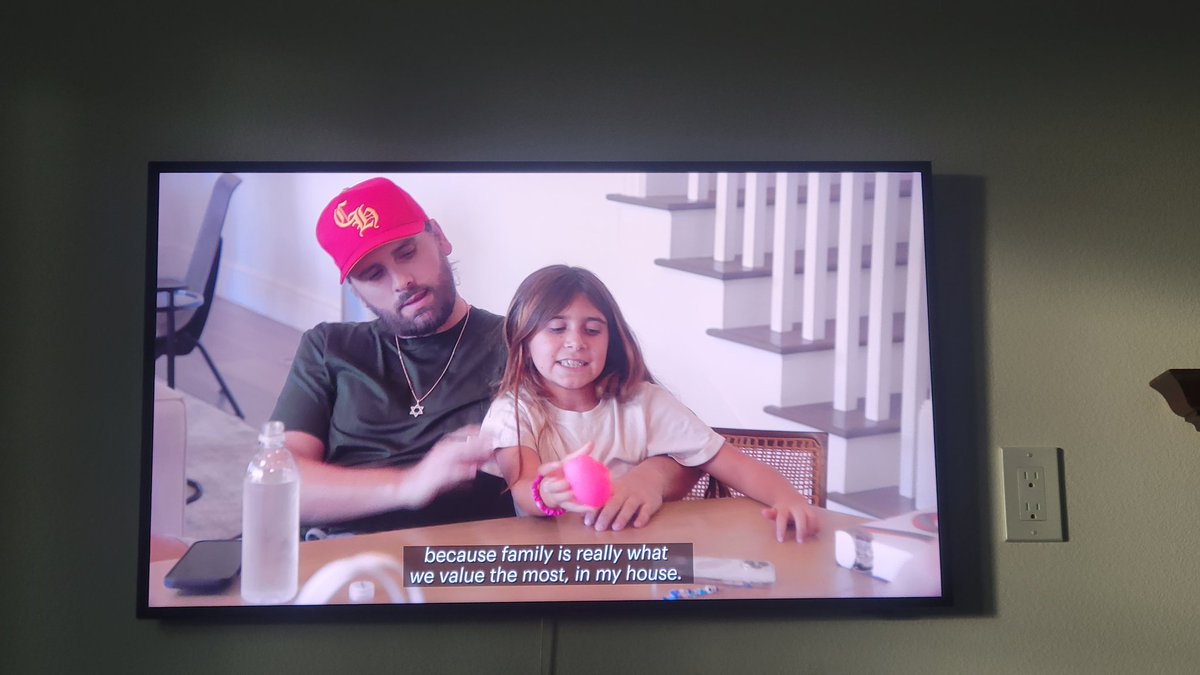 mel_millennial's tweet photo. @Hulu Clearly #KrisKardashian voice was dubbed here. Why? I can't stand fake dialogue and frankenbites, a bunch of sound clips stitched together it's so obvious. I just want to hear what they're really saying! #TheKardashians #Hulu https://t.co/Wi77UzdHjT
