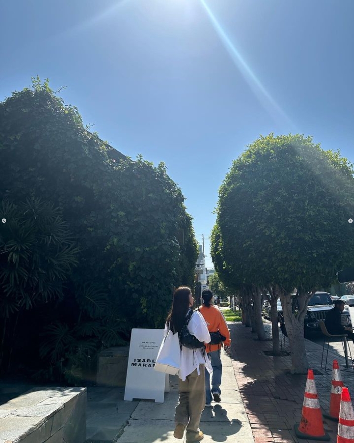 IreneLe64629830's tweet photo. 🔜https://t.co/2IiIGONjiE

[#whee_inthemood]#BYE BYE

#휘인아안녕
Dear my #Queen
thank you for your hard work
fill our world with #Hope
#수고했어
have a good rest
we'll be waiting for you back on stage❤️

#SeeYouMAMAMOO
YOU DID WELL MAMAMOO

#휘인 #WheeIn #정휘인
#마마무 #MAMAMOO https://t.co/C5PVBQxW6j