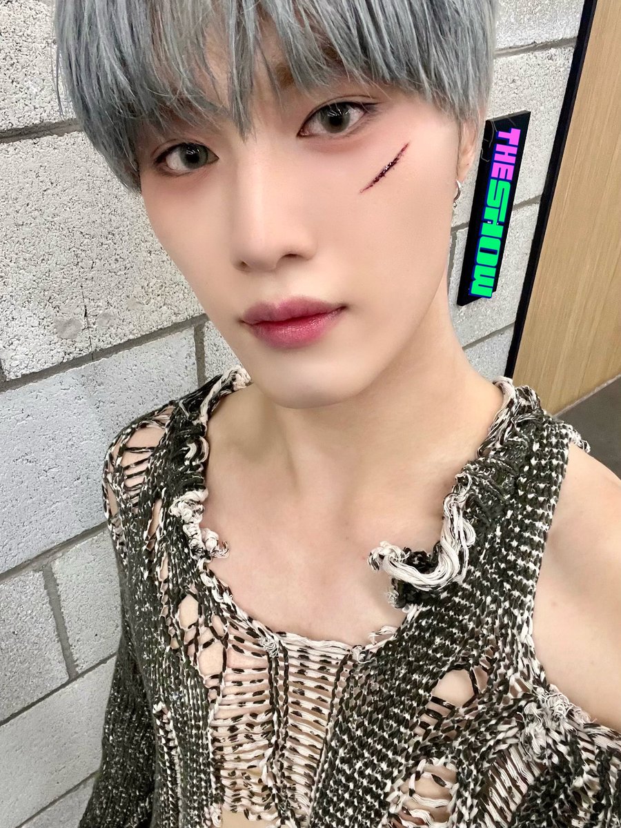 [★328회 더쇼초이스 후보②]
울아엑 완벽한데 고쳐줬으면 하는 한 가지가 있어요••
바로‼️‼️
울아엑 보다가 고장난 더쇼 심장이요..❤️
지금 혼자서 북치고 장구치고 다 하고 있으니까 고쳐주라고요‼️‼️‼️
#더쇼 심장은 울아엑만을 위해 뛰니까,,🥹🫶

#CIX #SavemeKillme #씨아이엑스 <a href="/CIX_Official/">CIX_Official</a>